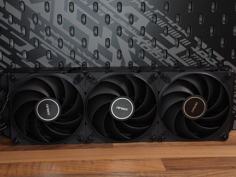 Antec Vortex View 360 med 5 tommer skærm og ARGB lys.JPG